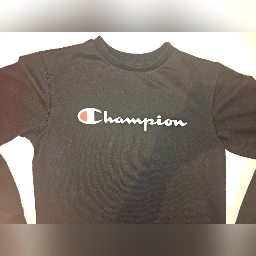 Champion boys sweater lightly worn